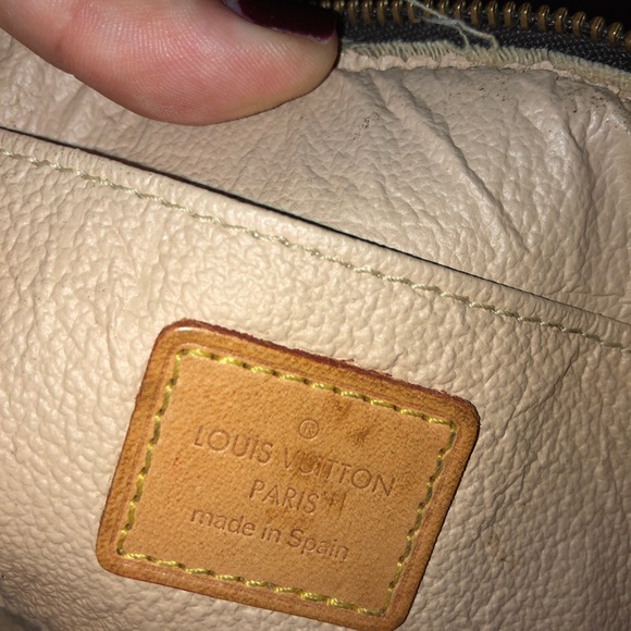Louis Vuitton cosmetic pouch - Picture 7 of 8